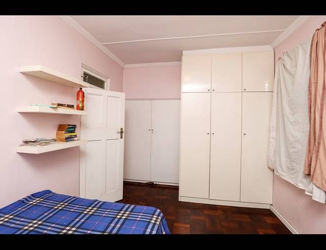 2.5 BEDROOM APARTMENT FOR SALE IN GLENWOOD